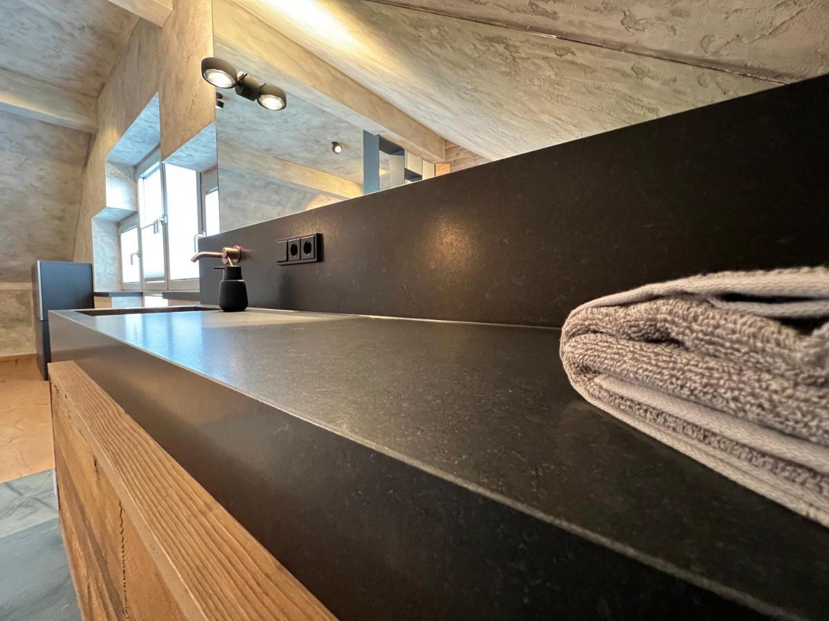 Appartement Der Extraklasse Mit Whirlpool Roding Kültér fotó